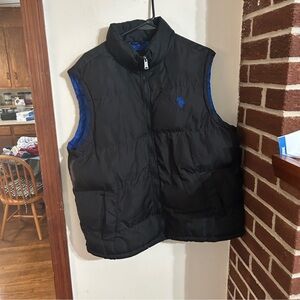 U.S. Polo Assn. Men’s Size Large Black Puffer Vest with Blue Lining